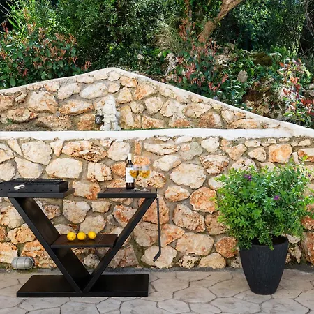 Adam's アパート Frínion